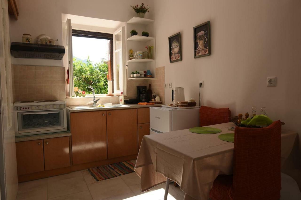 Karinia Home เลโอนีดีออน ภายนอก รูปภาพ