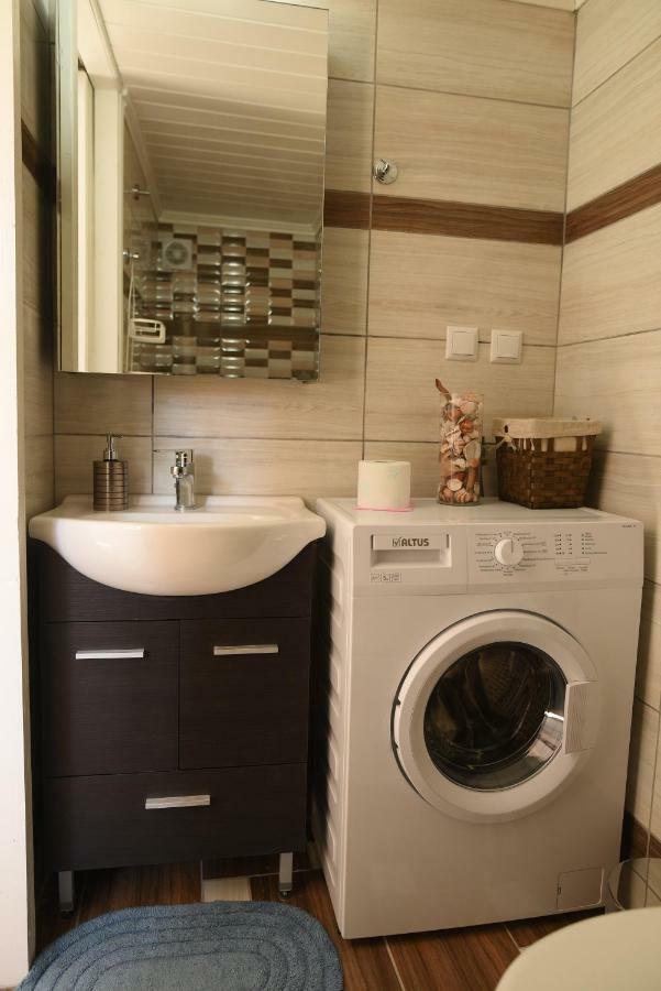 Karinia Home เลโอนีดีออน ภายนอก รูปภาพ